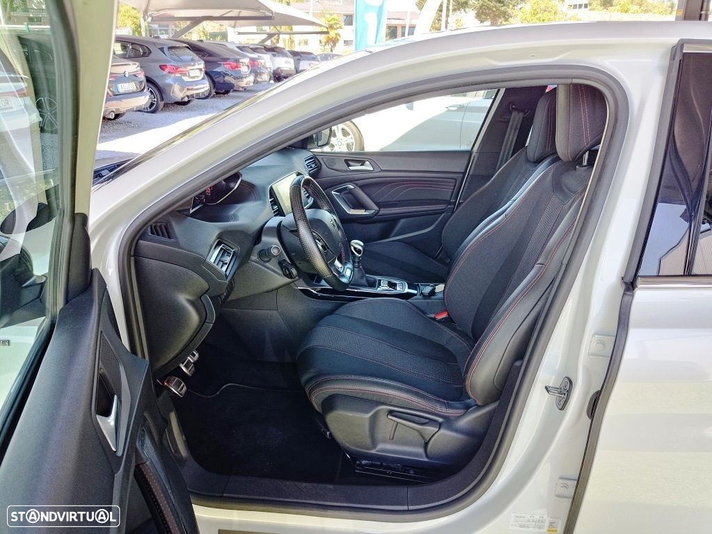 Peugeot 308 1.2 PureTech GT Line - 37