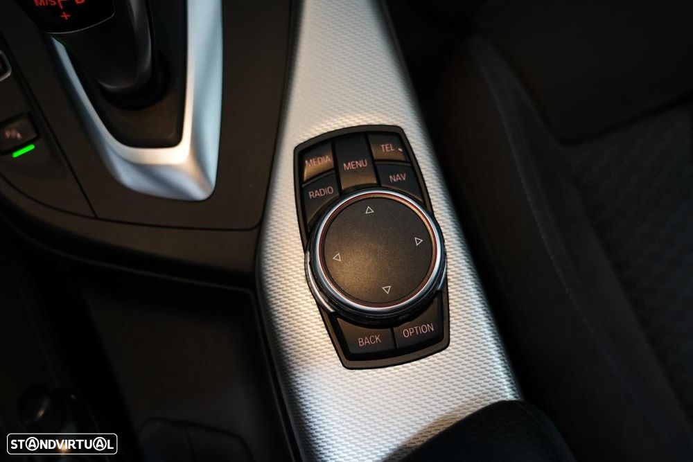 BMW 118 d Pack M Auto - 12