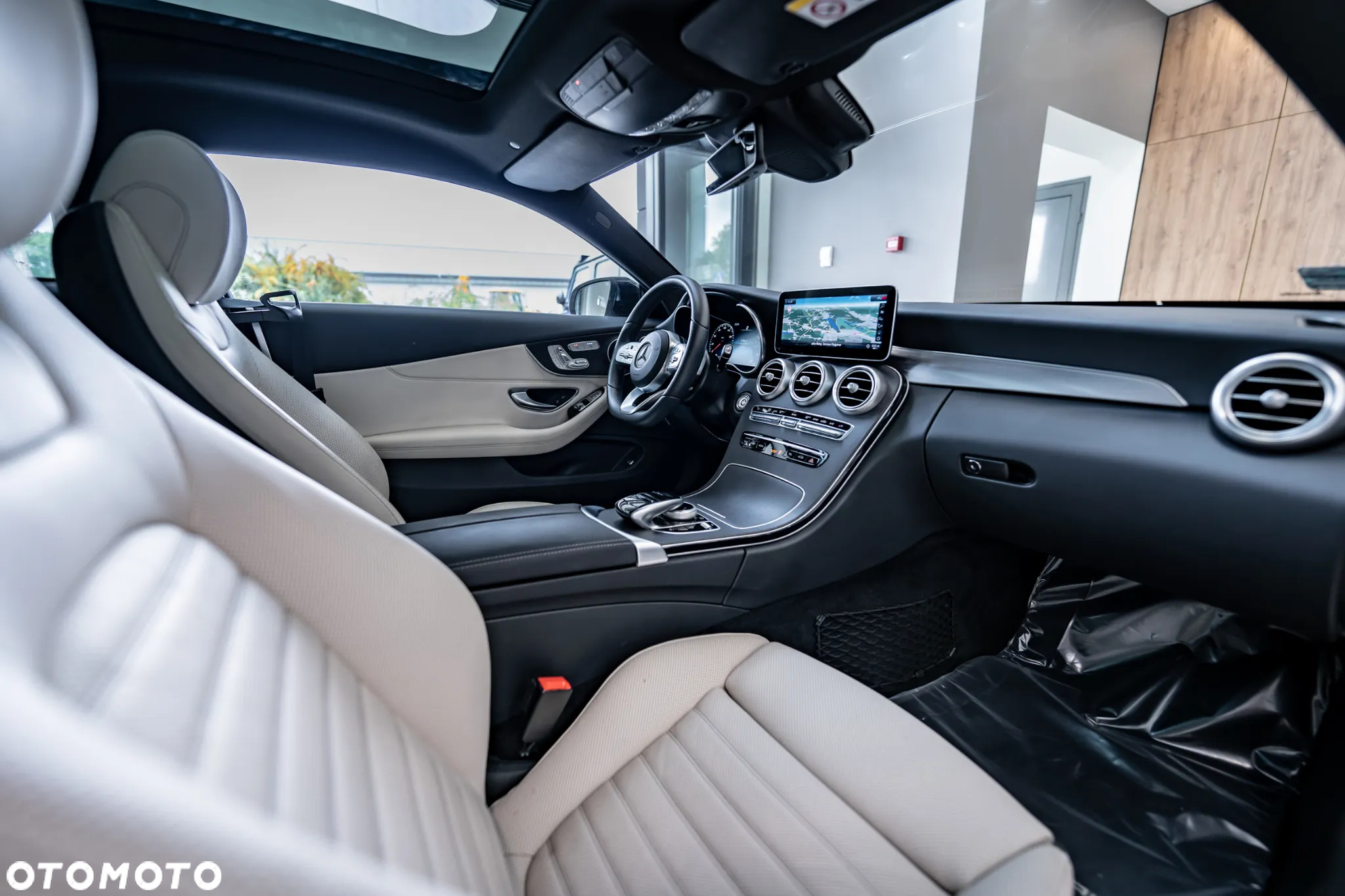 Mercedes-Benz Klasa C 300 9G-TRONIC - 37