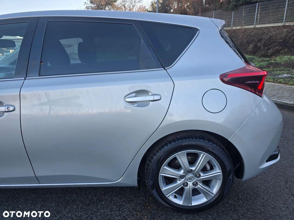 Toyota Auris 1.2 Turbo Multidrive S Executive - 34