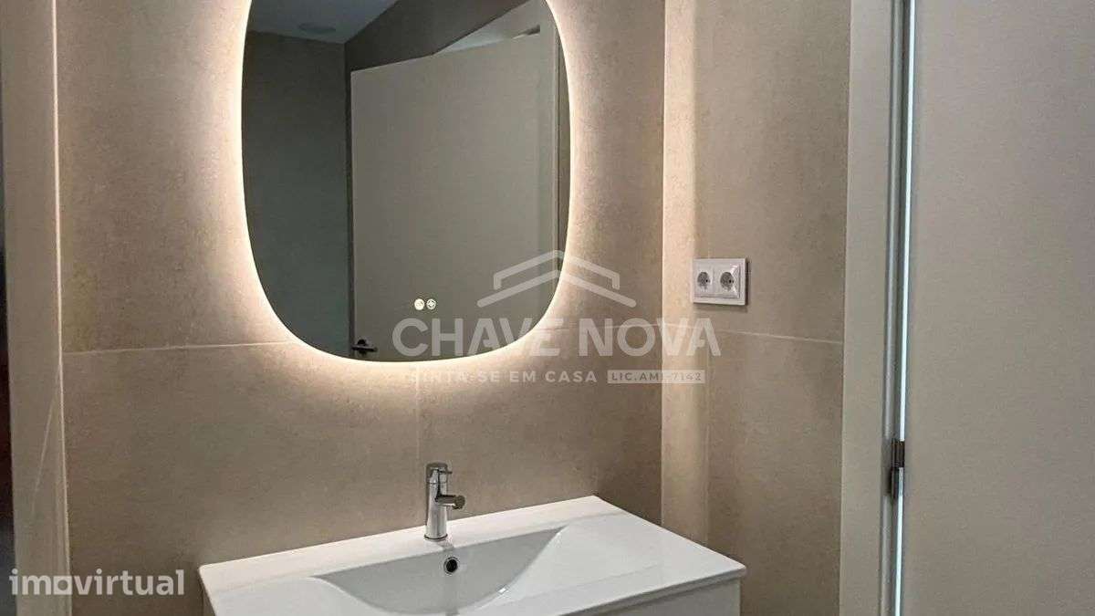 T3 Moderno com Terraço | 133 m² | Totalmente Remodelado - Grande imagem: 5/13