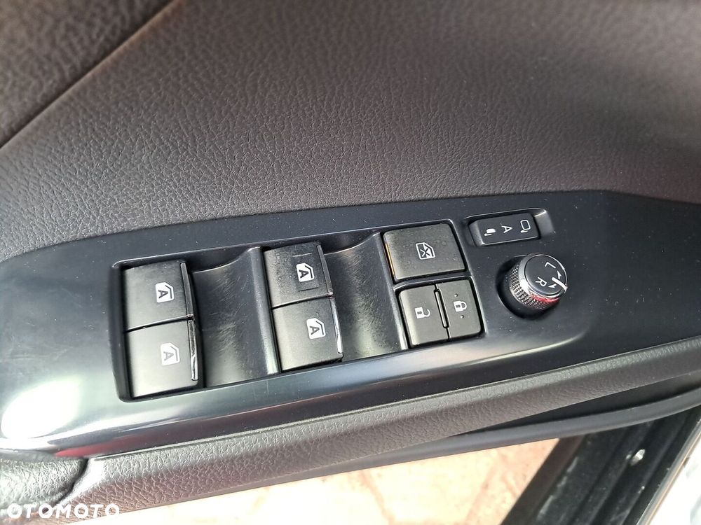 Toyota Camry 2.5 Hybrid Executive CVT - 21