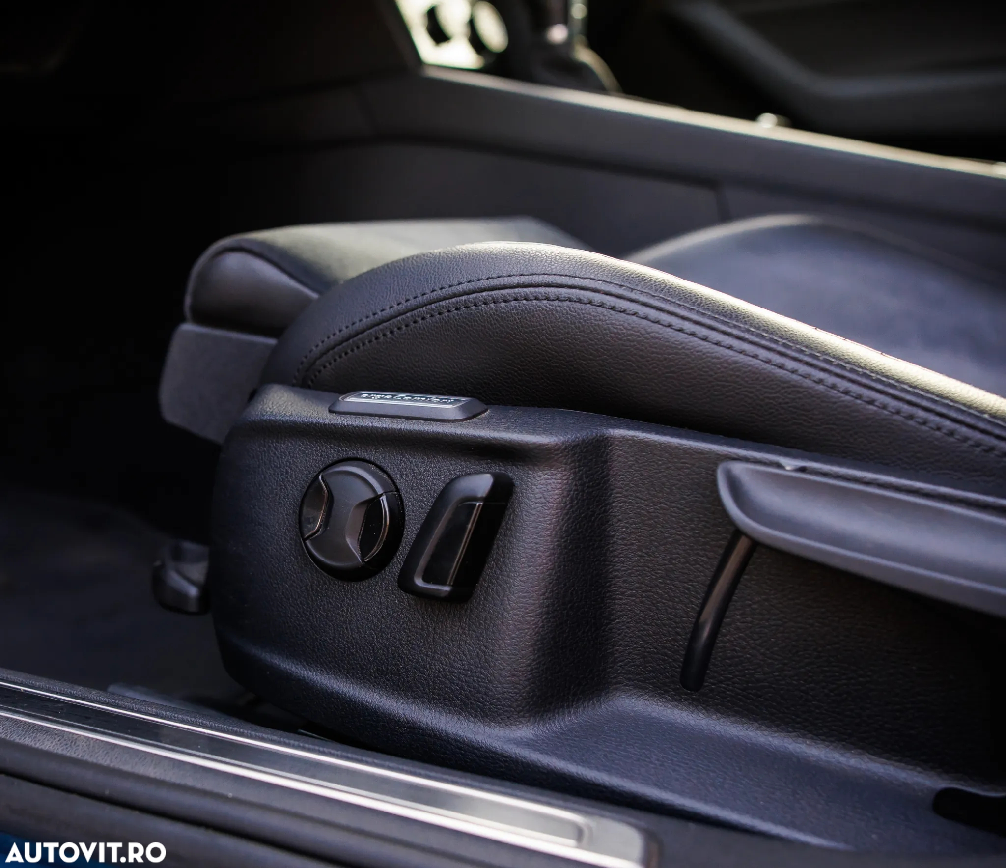 Volkswagen Passat Variant 2.0 TDI DSG 4Motion Highline - 32
