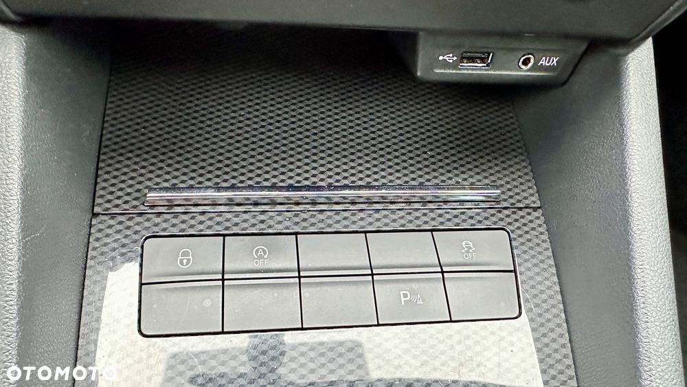 Skoda Octavia 2.0 TDI DSG RS - 29