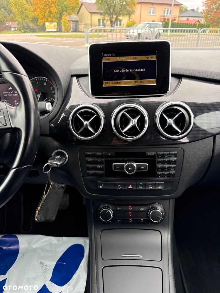 Mercedes-Benz Klasa B 180 7G-DCT UrbanStyle Edition - 19