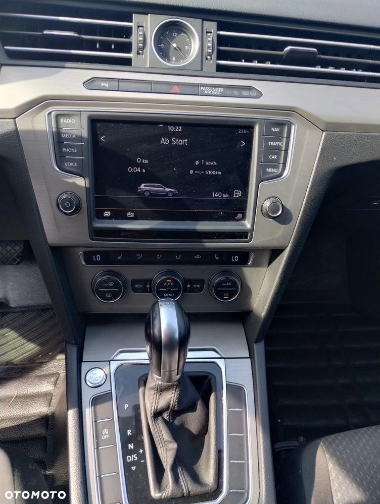 Volkswagen Passat 2.0 TDI (BlueMotion Technology) DSG Comfortline - 9