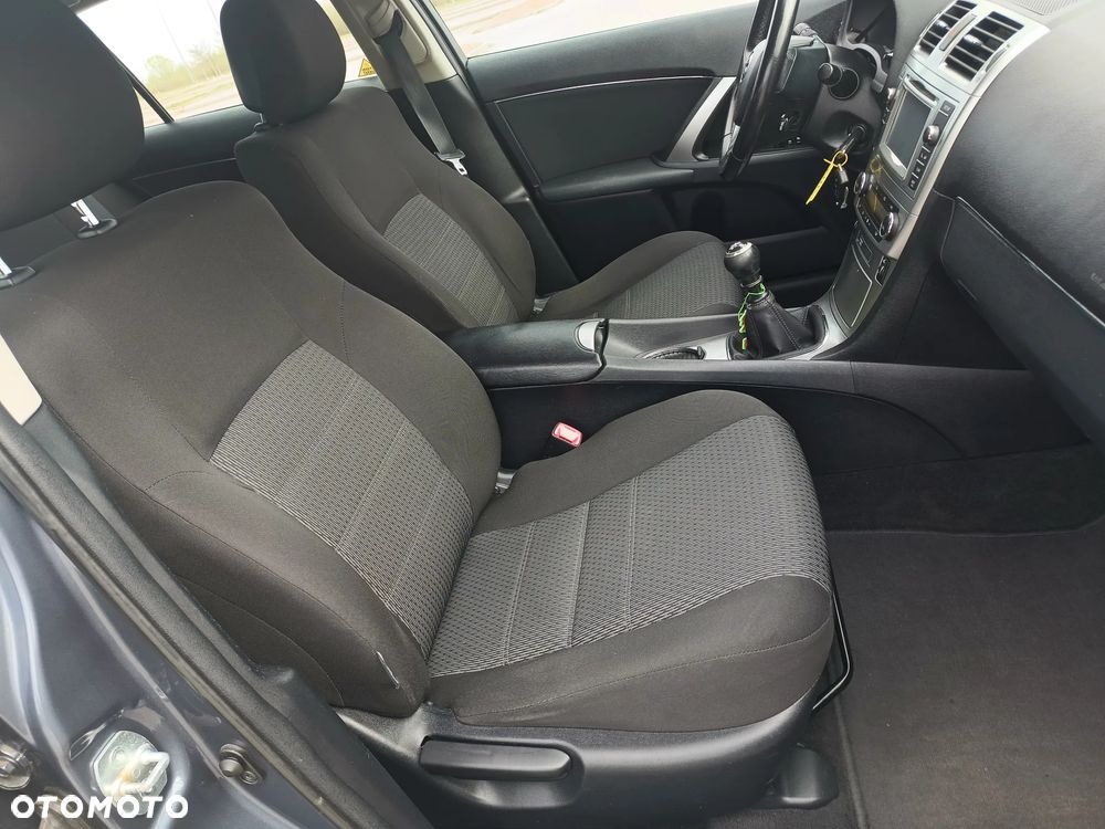 Toyota Avensis 1.8 Luna - 9