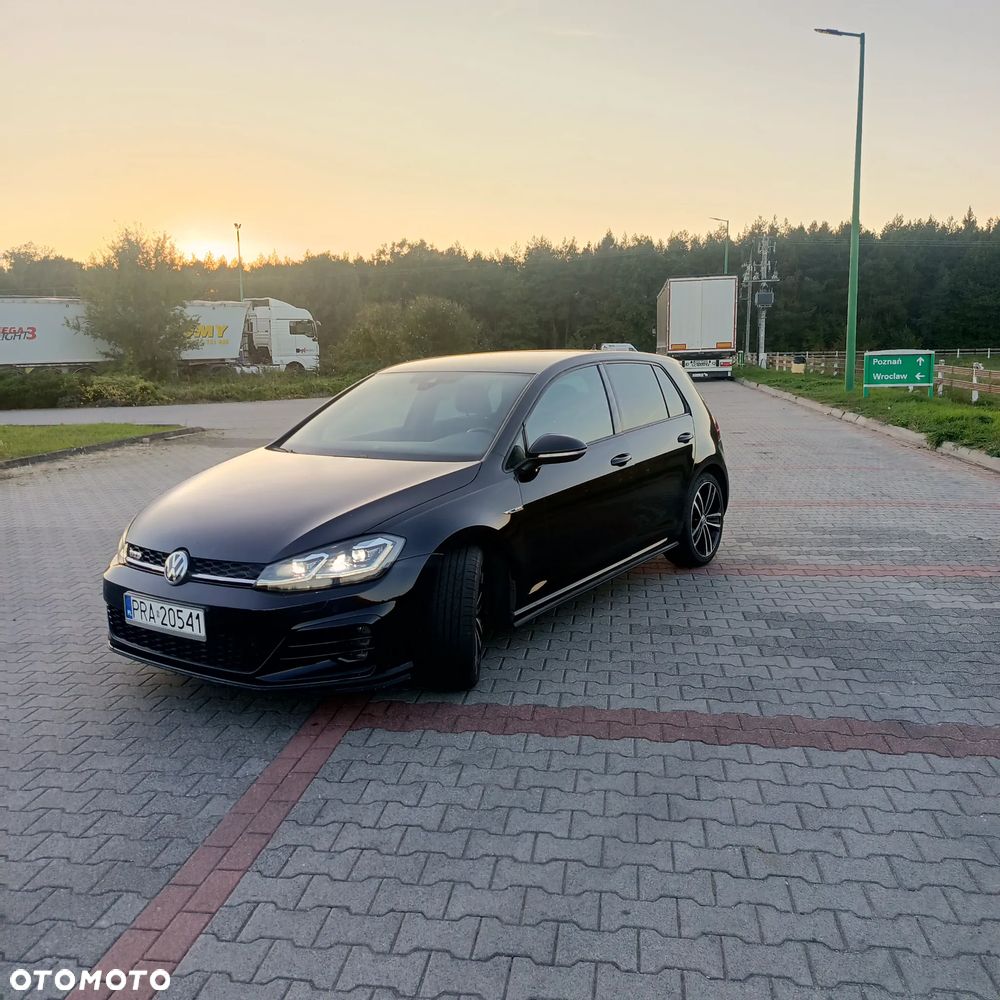 Volkswagen Golf - 2