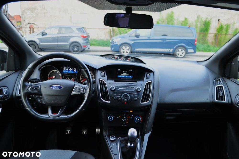 Ford Focus 2.0 EcoBoost ST - 13