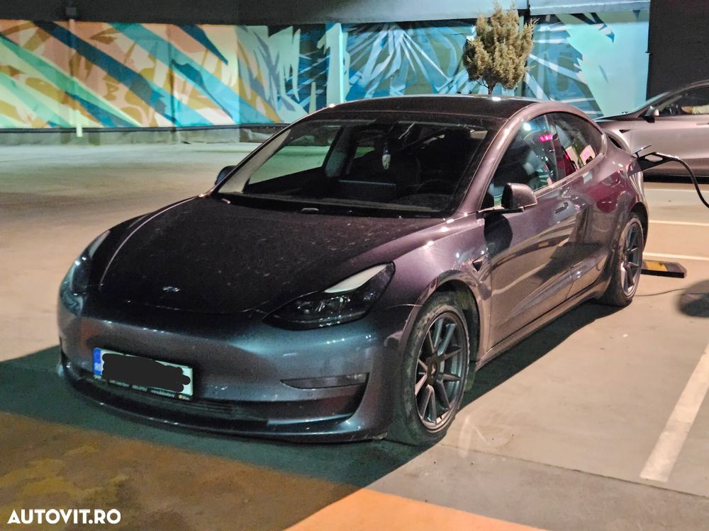 Tesla Model 3 - 2