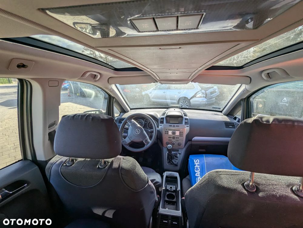 OPEL Zafira B 1.6 2005 na części - 10