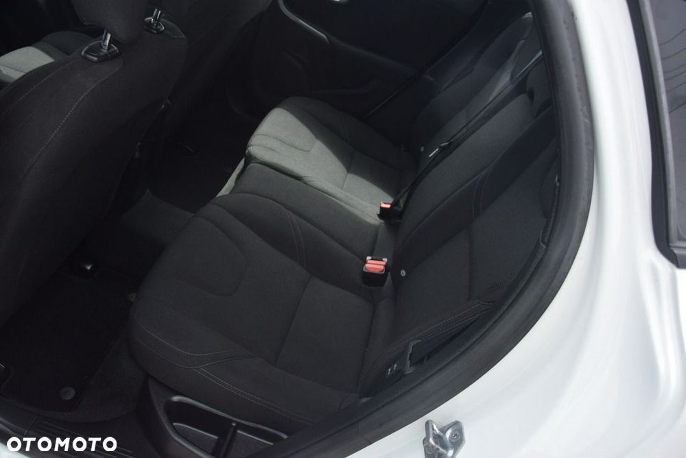 Volvo V40 D2 - 17