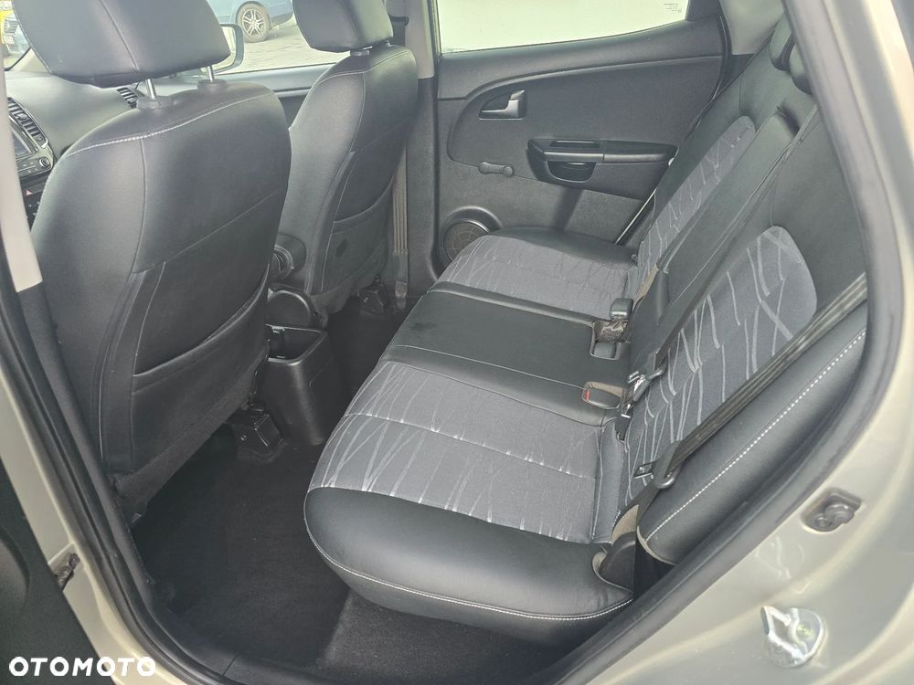 Kia Venga 1.4 CVVT Business Line - 11