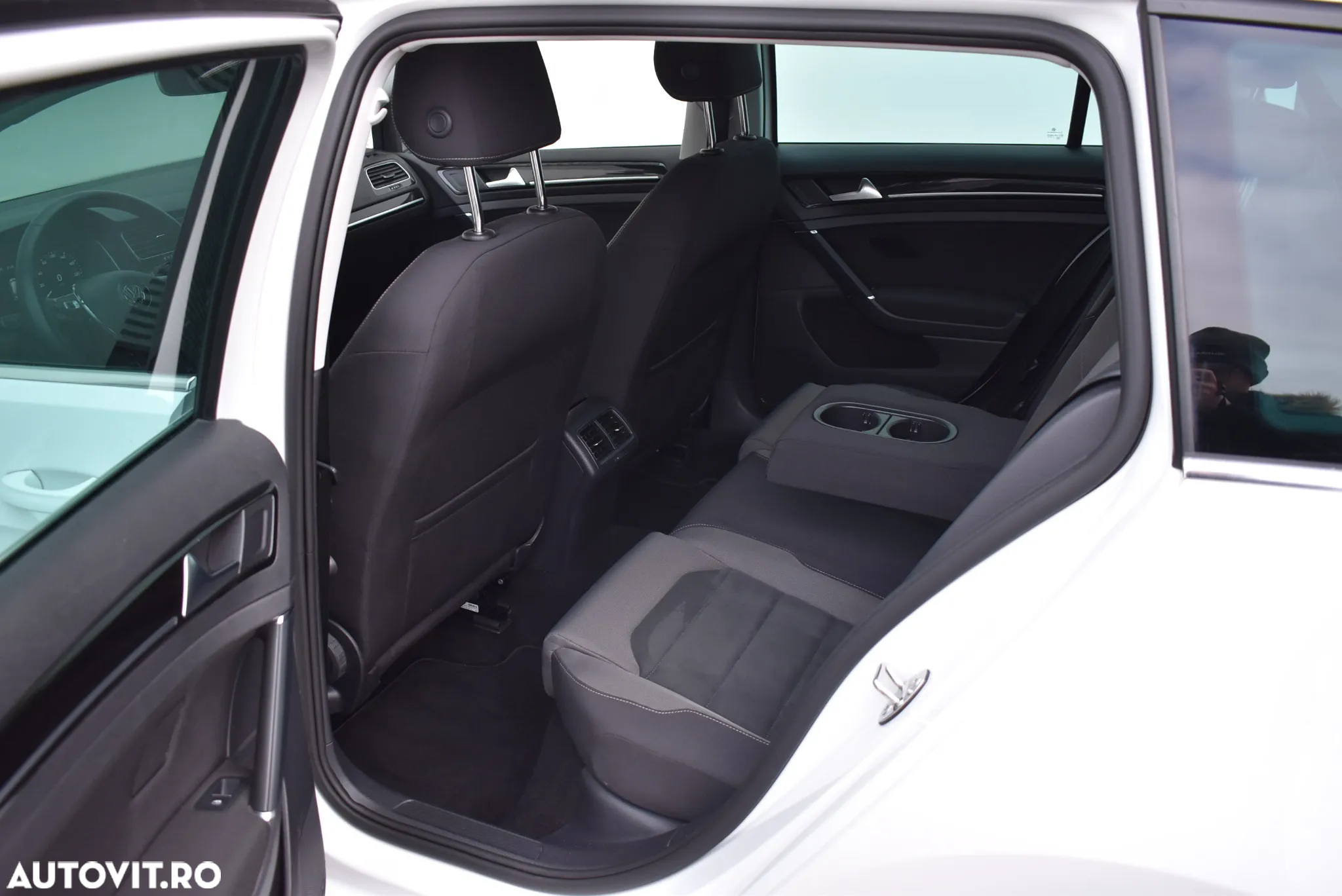 Volkswagen Golf Variant 2.0 TDI SCR DSG Highline - 24