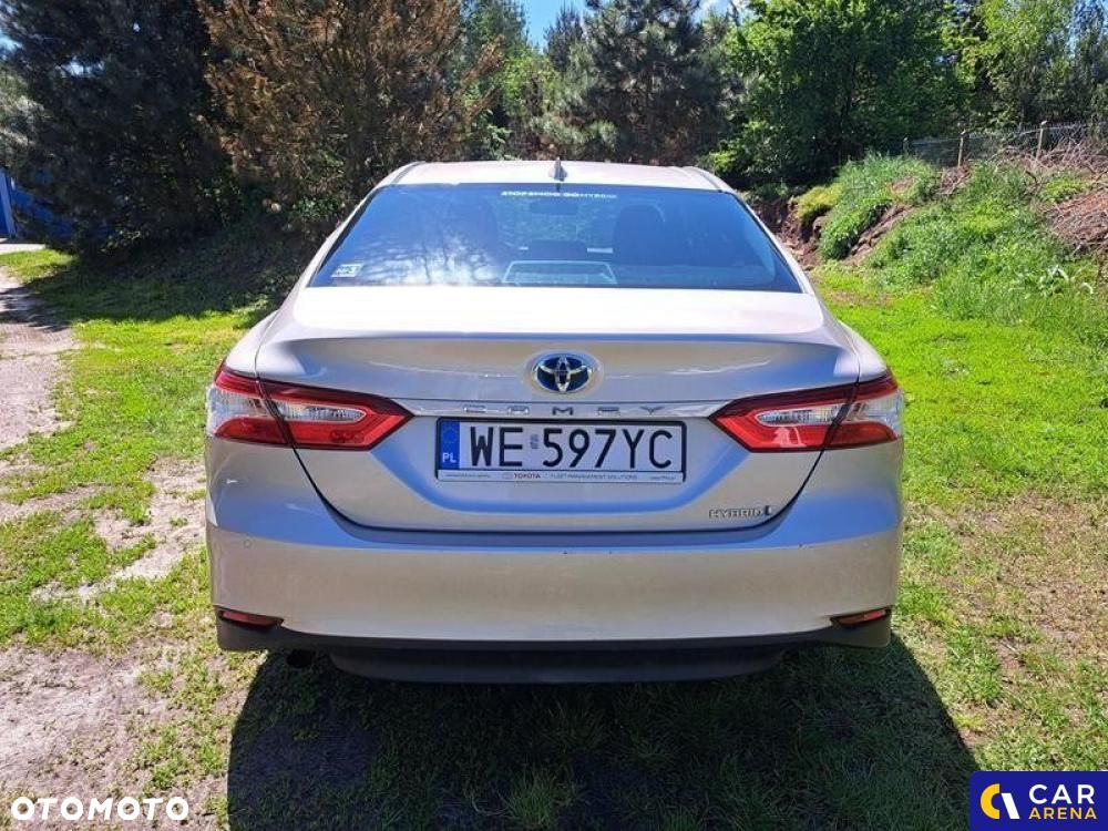 Toyota Camry - 4