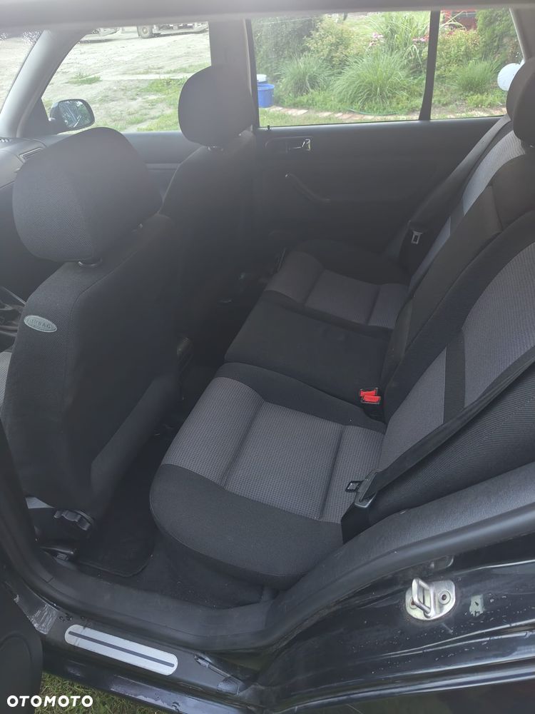 Volkswagen Golf 1.6 Basis - 3