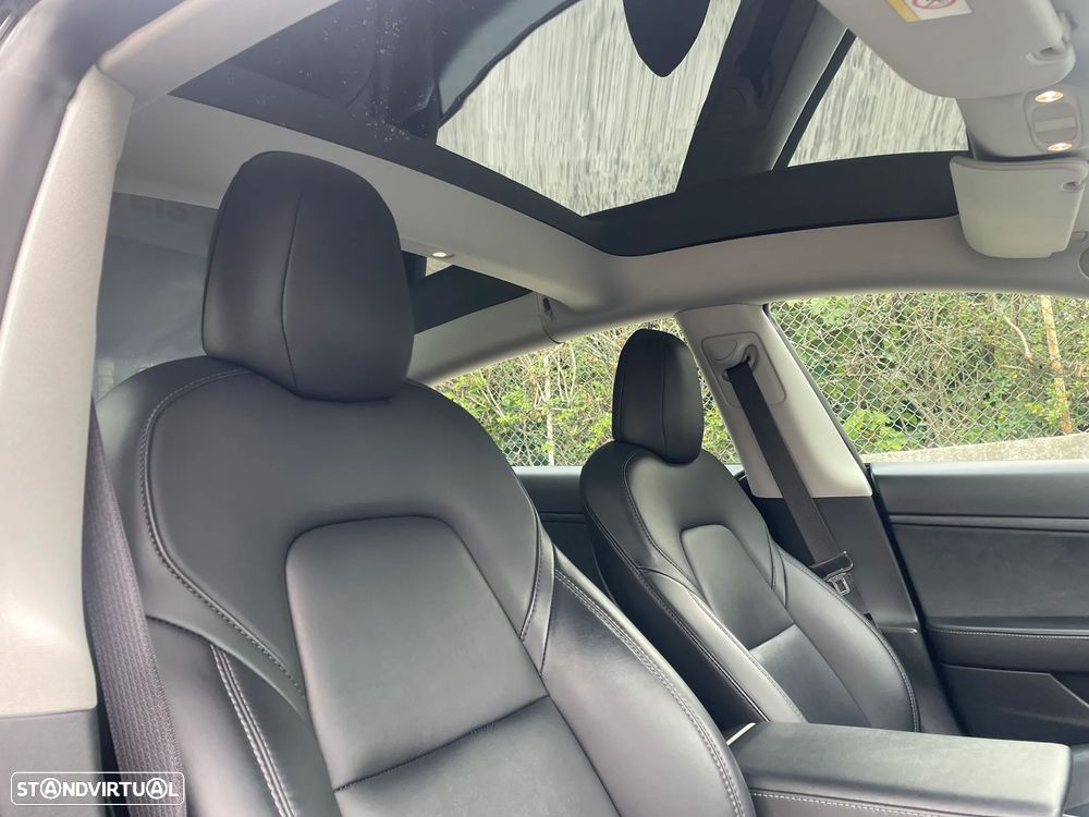 Tesla Model 3 Standard Range Plus RWD - 24