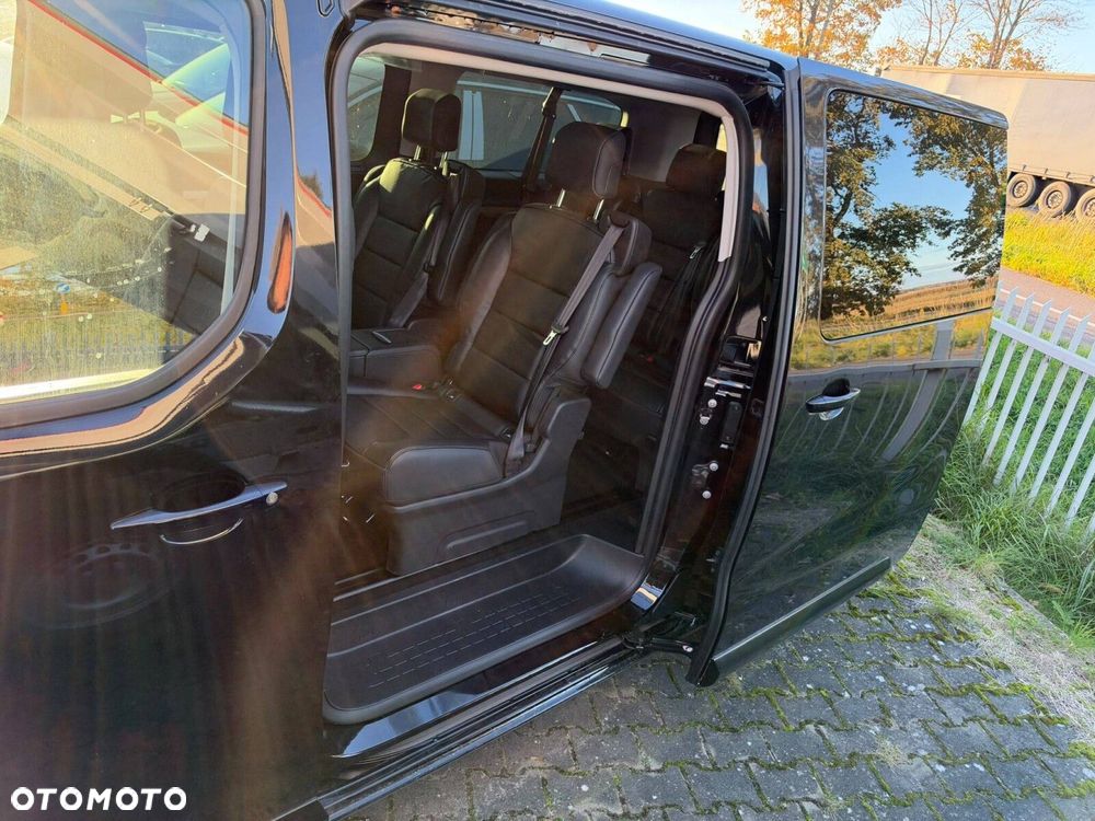 Peugeot Traveller - 11