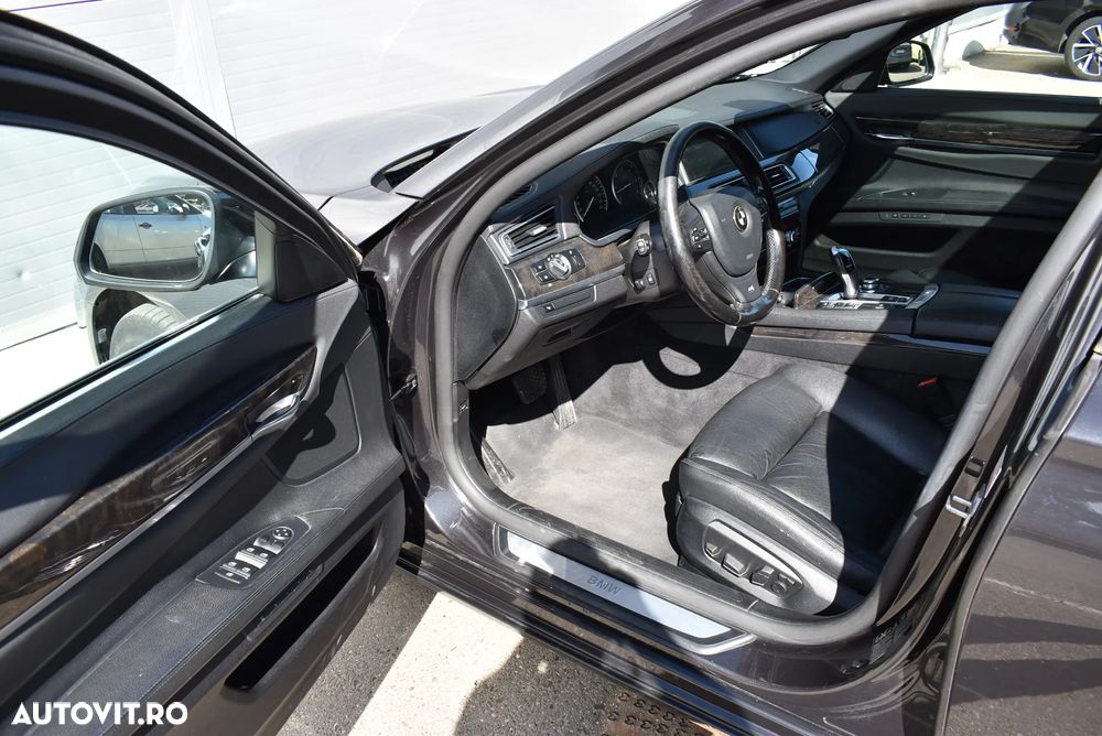 BMW Seria 7 730d xDrive - 21