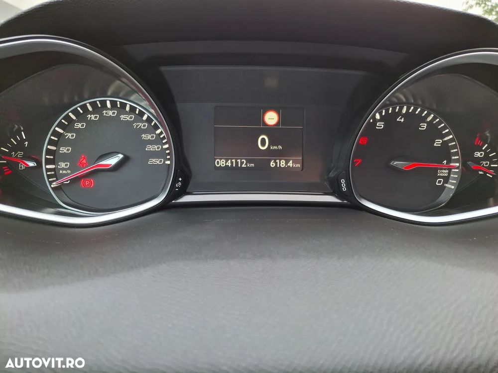 Peugeot 308 1.2 L PureTech Turbo S&S Active - 5