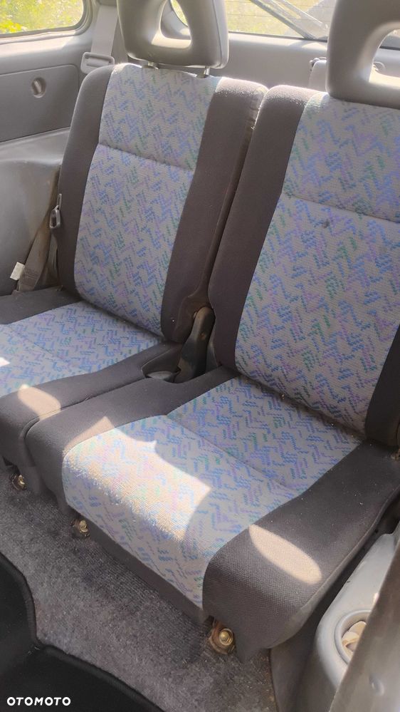 Toyota RAV4 - 6