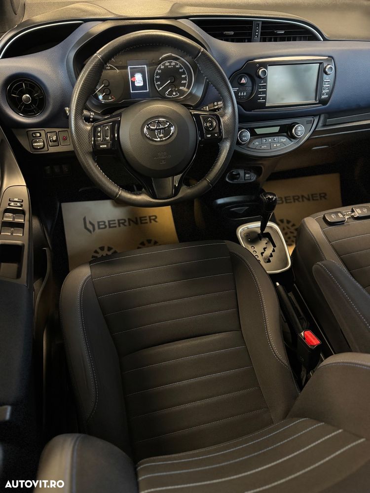 Toyota Yaris 1.5 VVT-i HSD Bi-Tone R&B - 12