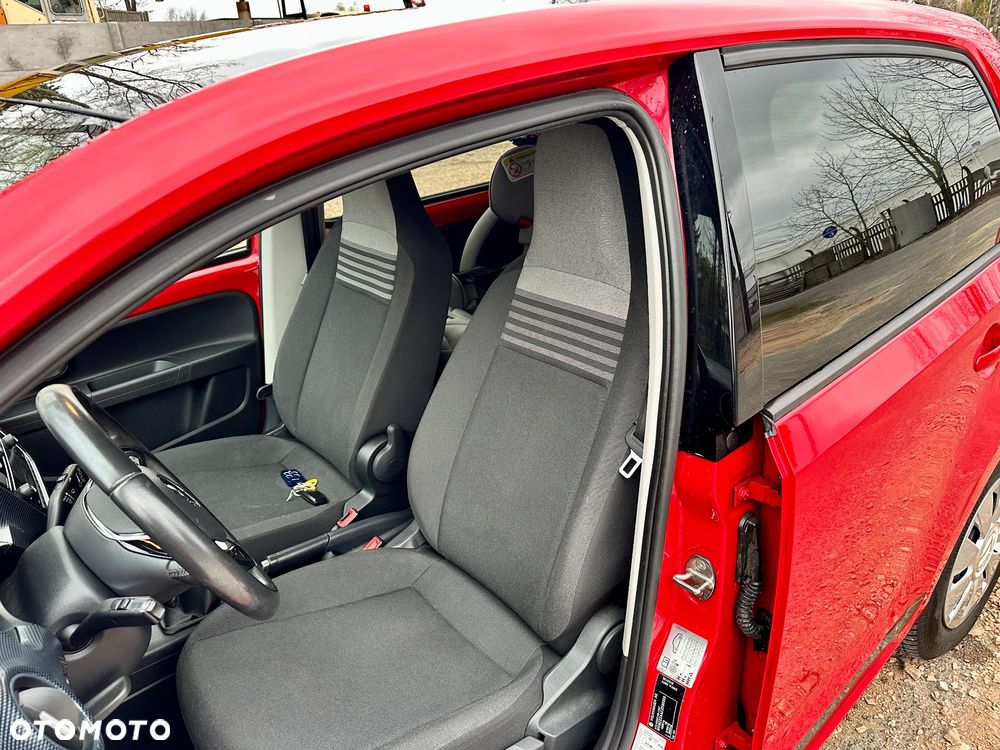 Volkswagen up! black style - 11