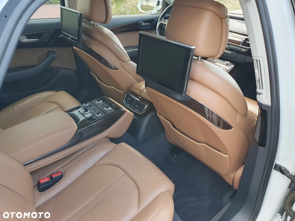 Audi A8 4.2 TDI DPF (clean diesel) quattro tiptronic - 15