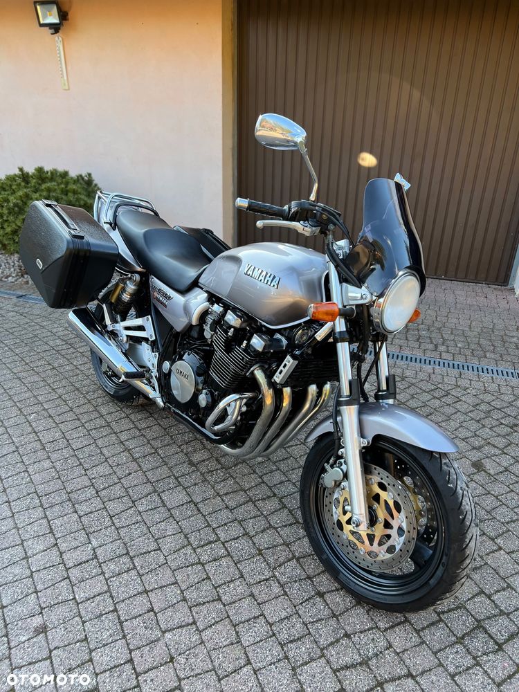 Yamaha XJR - 19