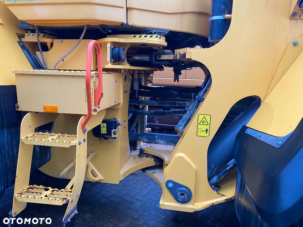 Volvo L260H 2018r - 25