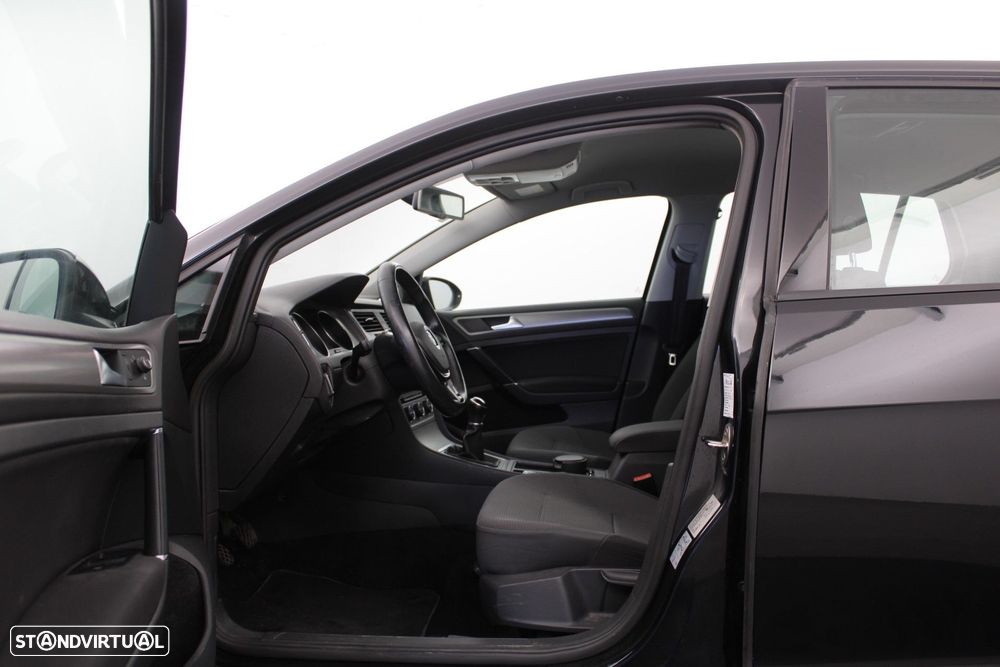 VW Golf 1.6 TDi Confortline - 12