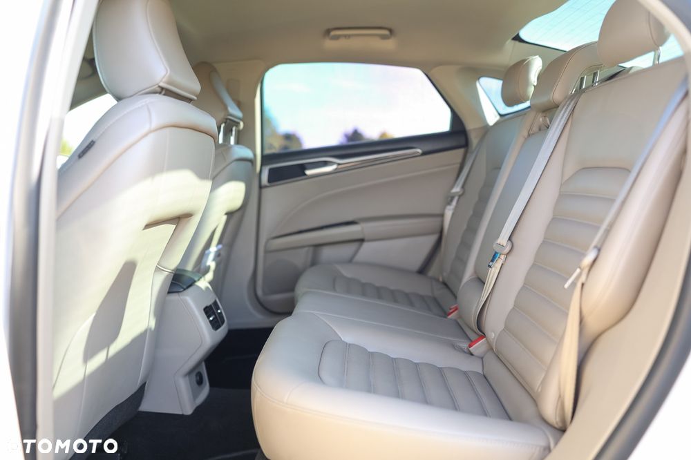 Ford Fusion - 6