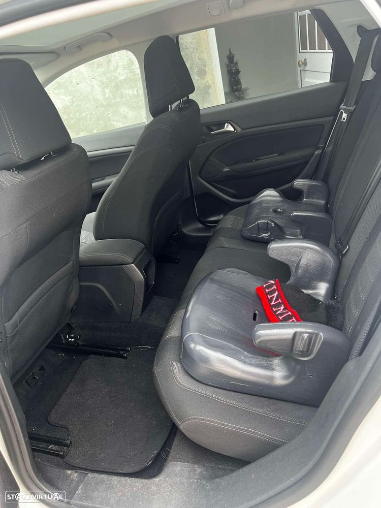 Peugeot 308 SW - 9