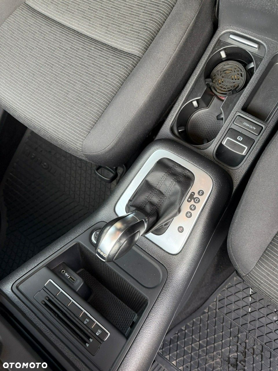 Volkswagen Tiguan - 19