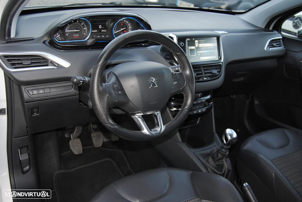Peugeot 208 155 THP Allure - 15