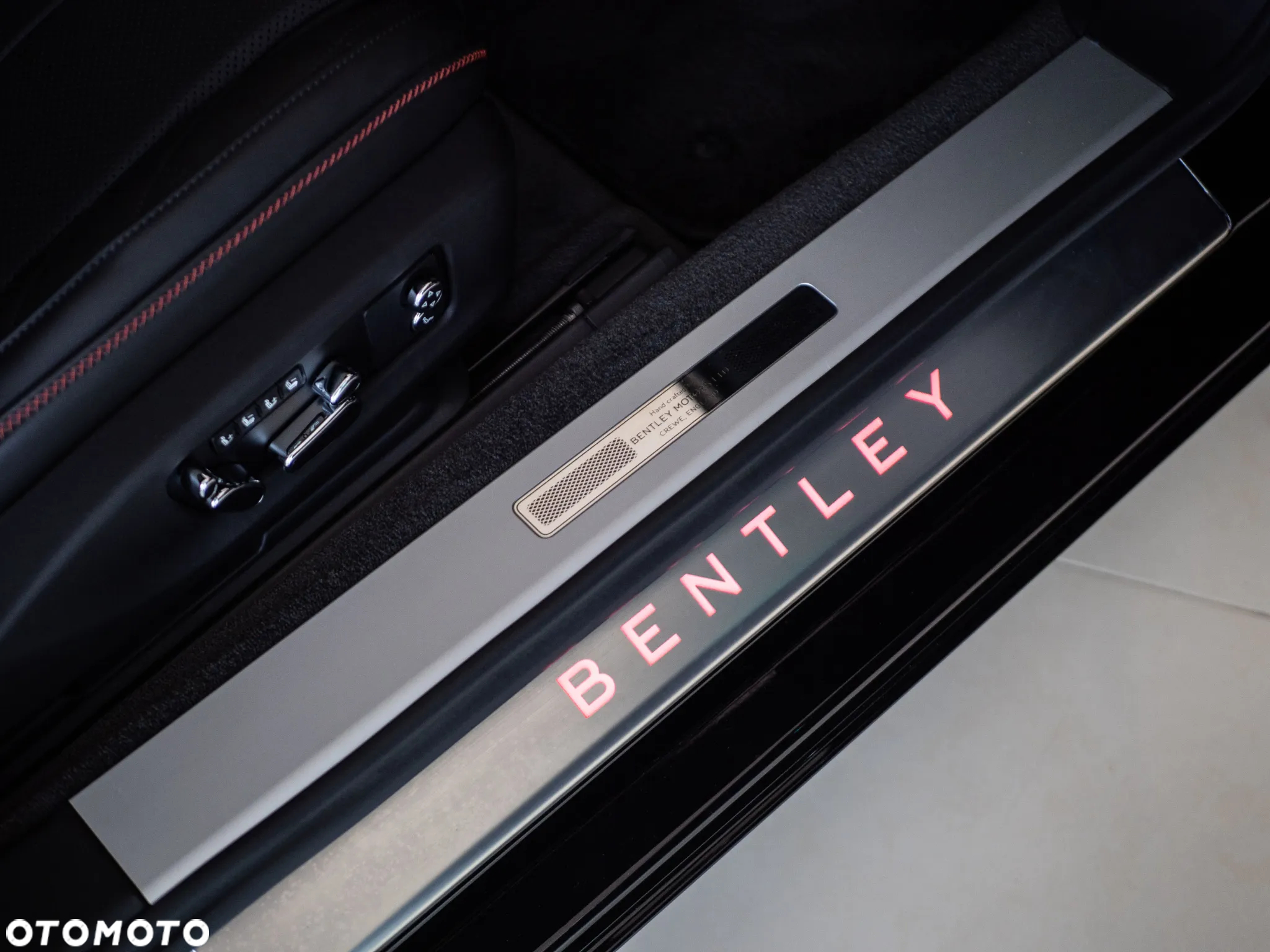 Bentley Continental GT New Convertible V8 Azure - 16