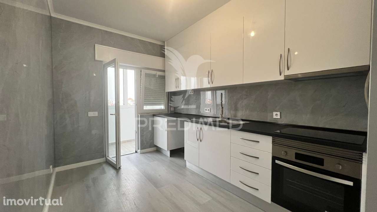 Oportunidade Única em Quarteira – T2 Renovado com Vista Mar! - Grande imagem: 4/30