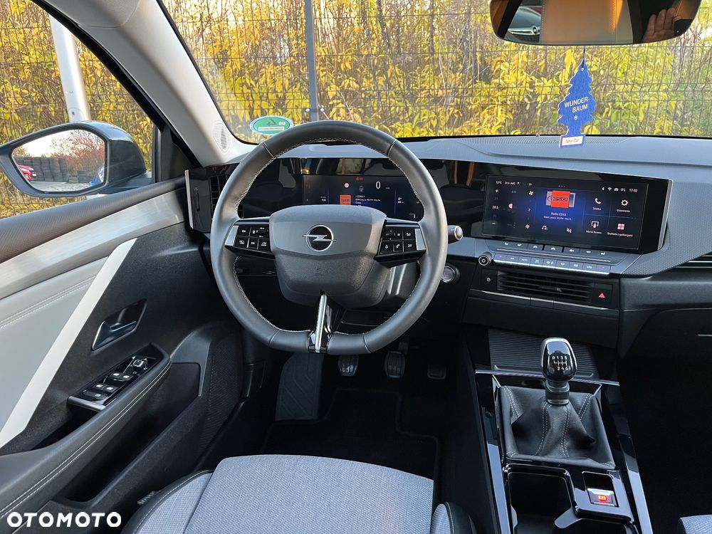 Opel Astra 1.2 Turbo Business Edition - 16