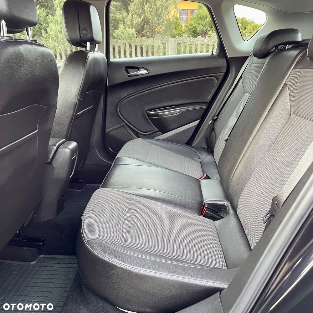 Opel Astra 1.4 Turbo Exklusiv - 22