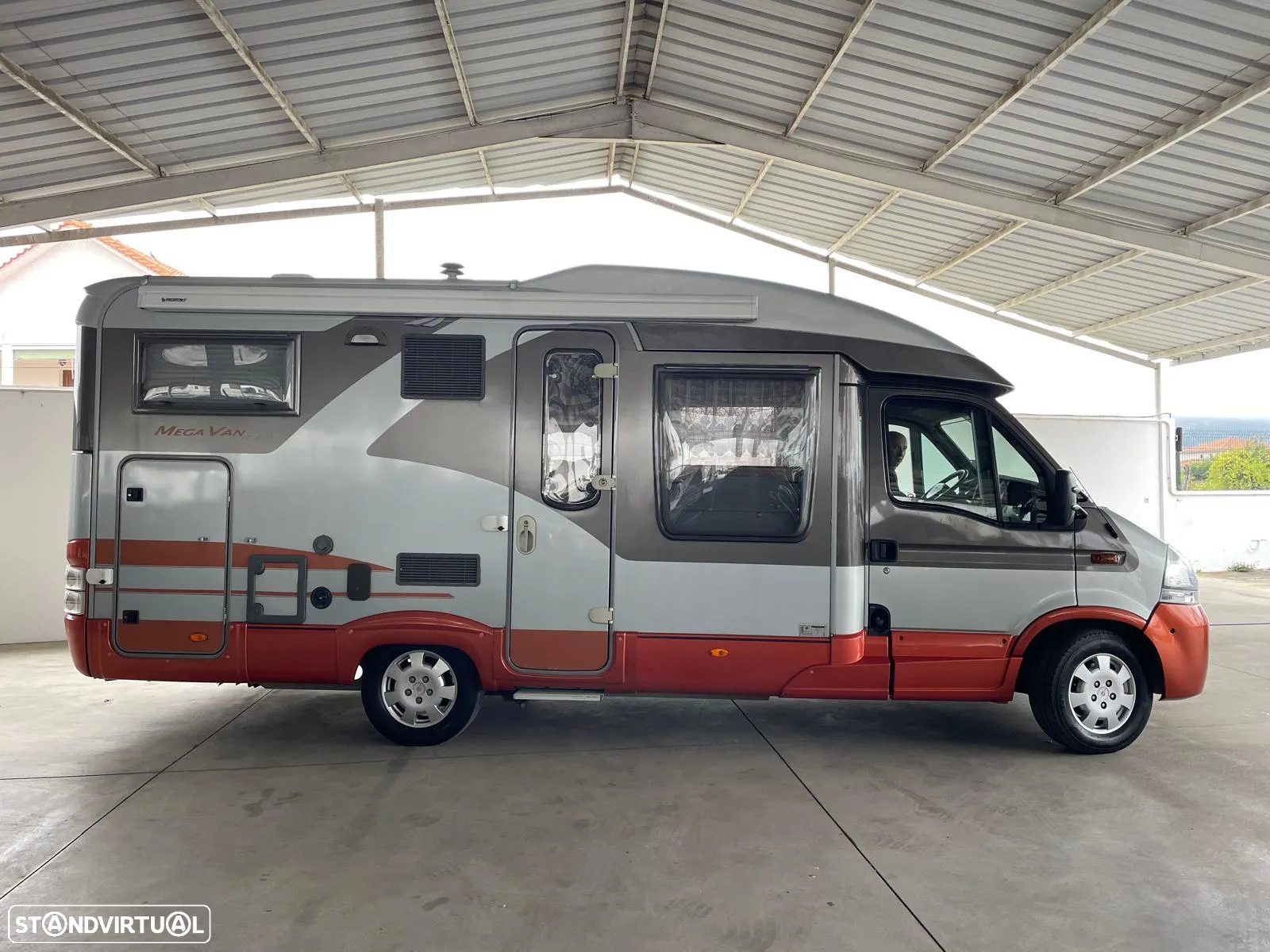 Burstner mega-van IT 675 - Autocaravana c/Cama Basculante - 4