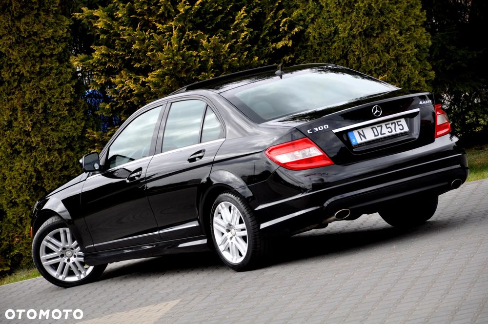 Mercedes-Benz Klasa C 300 7G-TRONIC SPORT EDITION - 22