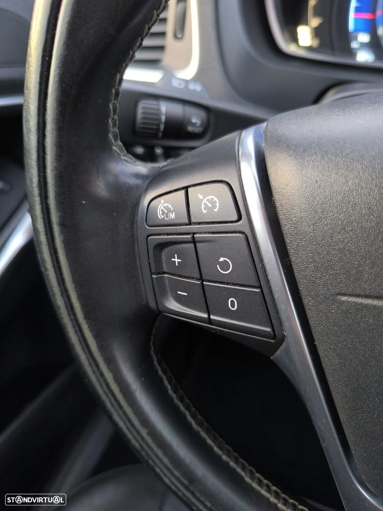 Volvo V40 1.6 D2 R-Design - 36