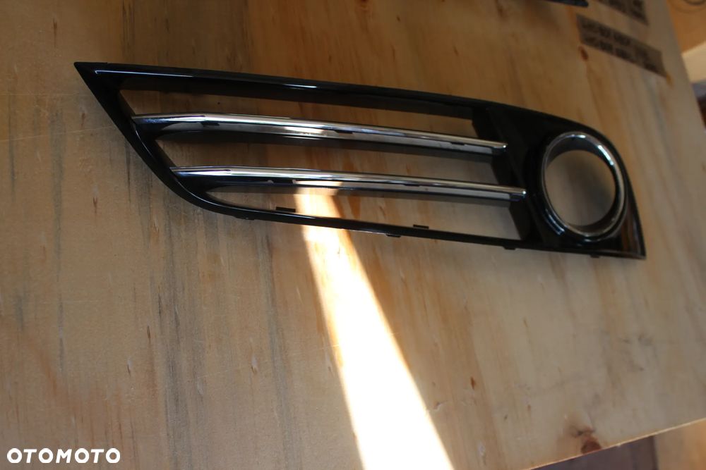 KRATKA ZDERZAKA LEWA AUDI A8 D4 4M0807679H 2014 - 11