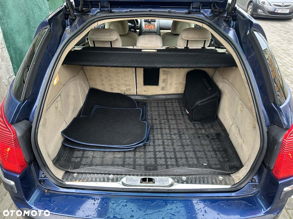 Peugeot 407 2.0 HDI Premium navtech gama - 9