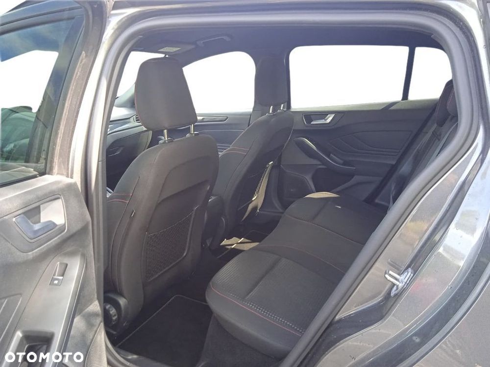 Ford Focus 1.0 EcoBoost mHEV ST-Line X - 37
