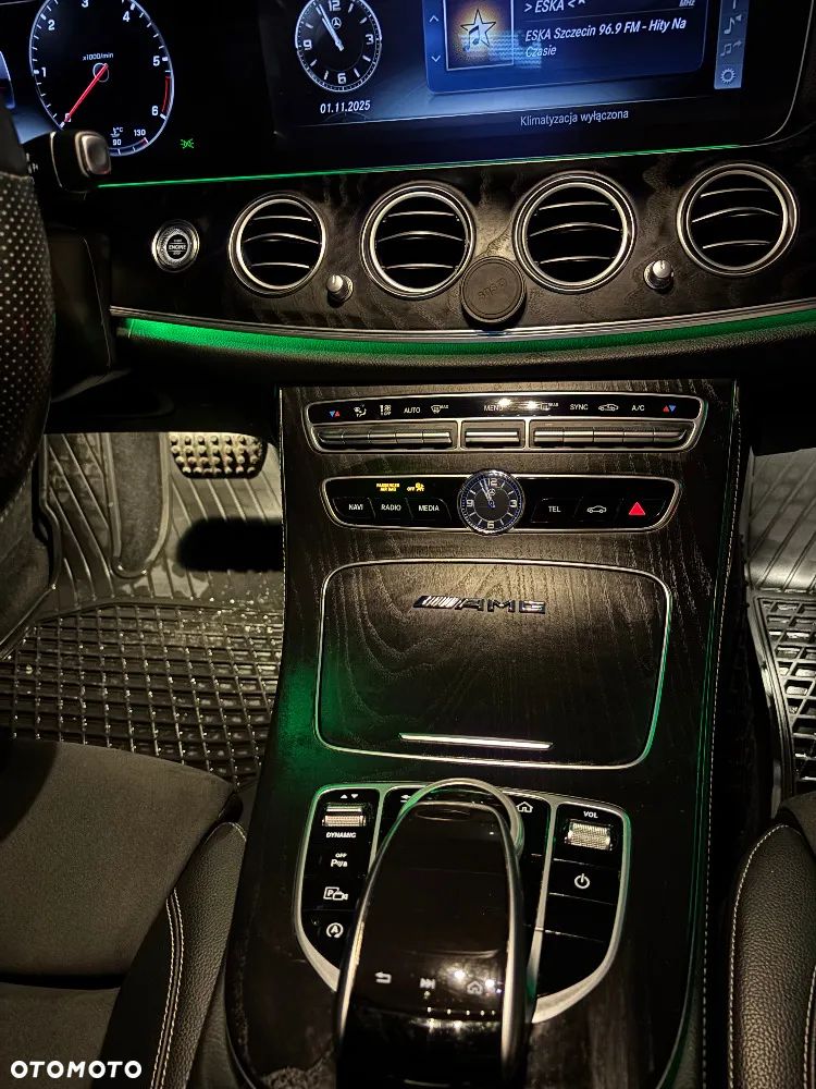 Mercedes-Benz Klasa E 220 d 4-Matic 9G-TRONIC - 11