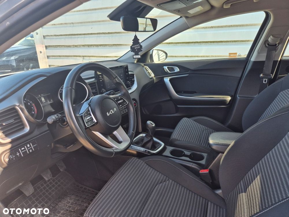 Kia Ceed 1.5 T-GDI M - 14