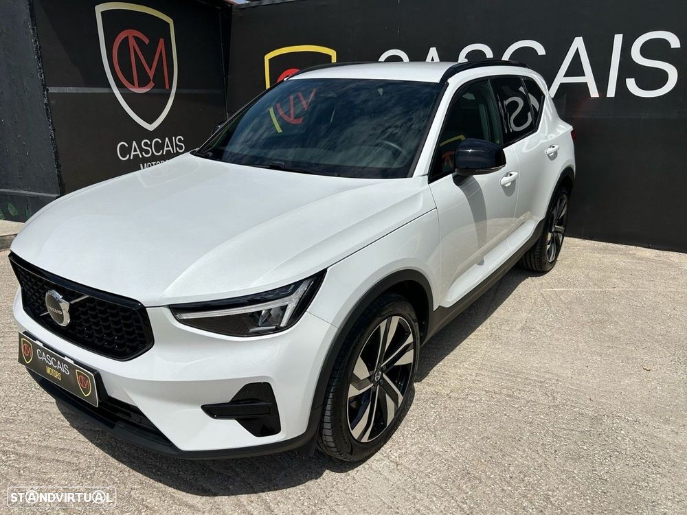 Volvo XC 40 2.0 B3 Plus Dark