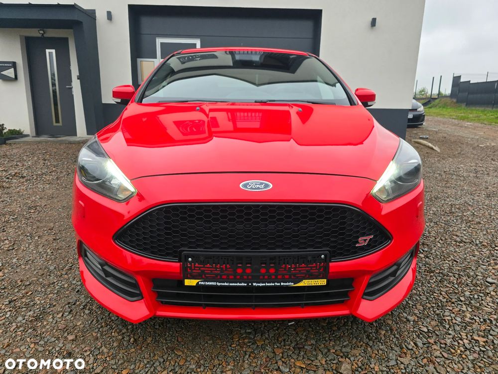 Ford Focus 2.0 EcoBoost ST mit Leder-Sport-Paket - 3