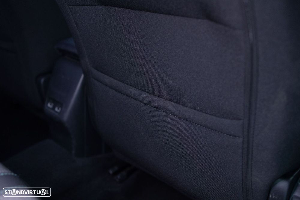 Peugeot 2008 1.2 PureTech Allure EAT8 - 31